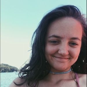 Meet your Posher, Maddie